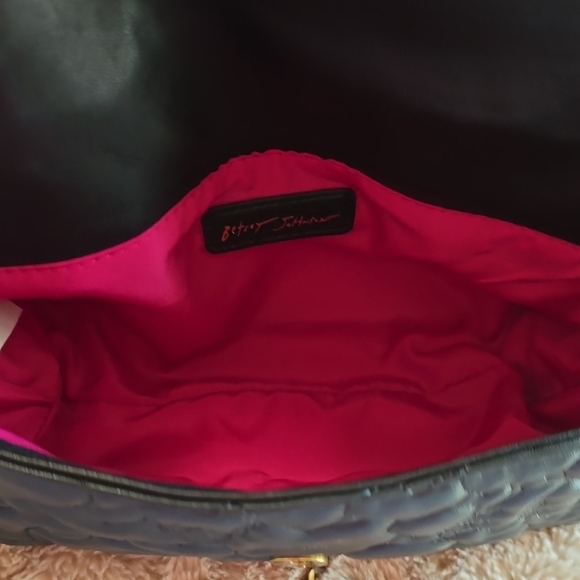 NWOT Betsey Johnson Black and Gold Quilted Clutch with Chain - Picture 8 of 9